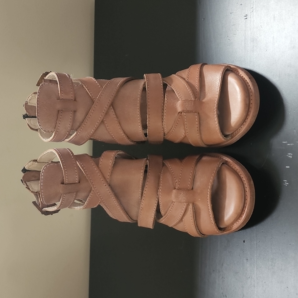 Freebird by Steven 'Claw' Leather Sandal in Dusty Rose Size 7 NWOB